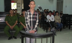 Giết chết con cậu cướp tài sản lấy tiền trả nợ