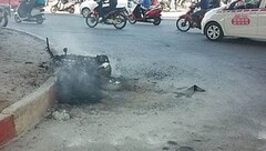 Xe Attila bất ngờ bốc cháy trơ khung trên đường Phạm Hùng