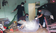 Phát hiện xác chết treo cổ bốc mùi trong nhà
