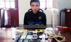 Siêu trộm cuỗm 17 điện thoại di động trong đêm tối