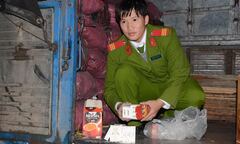 Bắt xe ô tô vận chuyển hàng lậu từ Lao Bảo về Huế tiêu thụ