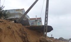 Triều cường quần nát xóm Rớ ở Phú Yên