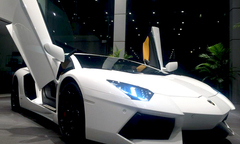 Cặp siêu xe Lamborghini chính hãng về Hà Nội đón Giáng sinh