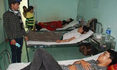 Nổ bình gas trong lúc đợi mua thức ăn, 4 người nhập viện