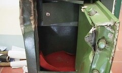 Bảo vệ trường cuỗm hơn 600 triệu đồng cùng xe tiền tỷ của hiệu trưởng