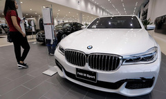 BMW  "phất cờ trắng " trên thị trường xe sang Mỹ