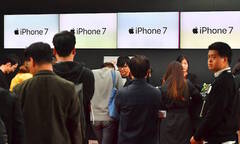 iPhone bất ngờ bị sụt giảm doanh thu 3 quý liên tiếp