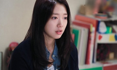 Bật khóc hối hận vì một lần nghe lén điện thoại của chồng