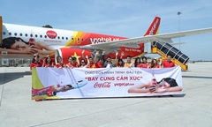 “Bay cùng cảm xúc - Uống cùng cảm xúc” với Vietjet & Coca - Cola