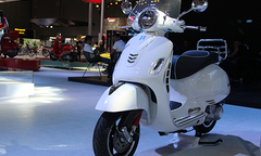 Vespa trình làng mẫu xe Vespa GTS 300 Super 2017, giá 248 triệu đồng.