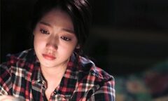 Nước mắt người phụ nữ vội vàng  "đi bước nữa "