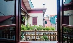 Căn phòng như đóa hoa sơn cước giữa phố cổ