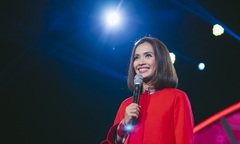 Ái Phương: Cô ca sĩ có duyên với...nghề nói