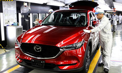 Mazda tăng công suất đáp ứng nhu cầu CX-5 2017 của khách hàng