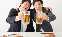 Phát minh độc đáo giúp bảo vệ đại tràng khi uống rượu bia của người Nhật