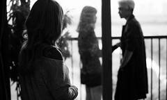 Khi anh bỏ mặc lúc em buồn, thì những ngày khác anh cũng không cần bên em nữa