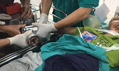 Máy xay thịt nghiền nát bàn tay bé trai 13 tuổi