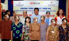 350 bệnh nhân tìm lại được ánh sáng