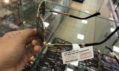 Rầm rộ thị trường kính mắt “vàng thau lẫn lộn”: Bán hàng nhái sẽ bị tịch thu và xử lý hình sự nếu nghiêm trọng
