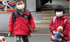 5 bí quyết phòng bệnh hô hấp cho bé trong mùa đông