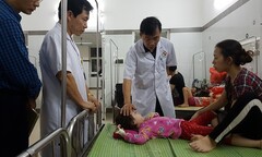 Nguyên nhân gì khiến 142 trẻ nhập viện sau khi ăn buffet?