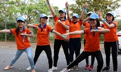DNU Amazing Race 2018 sôi động, hấp dẫn đến phút cuối cùng