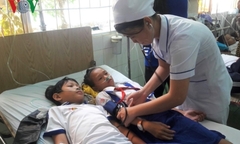 Cà Mau: Đã xác định được nguyên nhân khiến hàng chục em học sinh nhập viện vì nước súc miệng