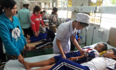 Thông tin mới nhất về vụ nhiều em học sinh ngộ độc sau khi súc miệng Fluor sai cách