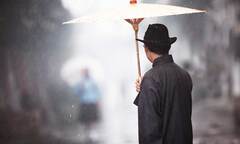 Cái ô của vị phú thương và bài học về sự bình tĩnh