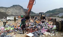 Tiêu hủy số lượng lớn hàng hóa không đạt tiêu chuẩn chất lượng