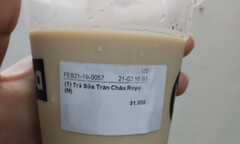 Trà sữa Royal Tea bị tố mất vệ sinh, nhân viên thiếu trách nhiệm?