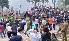 Vụ dân bắt đền tài xế ôtô 400 triệu sau tai nạn chết người: Có phạm tội cướp tài sản?