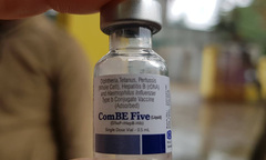 Bác bỏ thông tin Bộ Y tế đình chỉ tiêm vắc xin ComBE Five