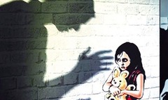 Liên tiếp các vụ giáo viên xâm hại học sinh: Đừng để con trẻ đơn độc!