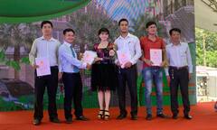 Bình Dương: Phú Hồng Thịnh tiếp tục khẳng định tên tuổi khi trao sổ hồng sớm cho khách hàng