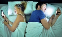 Ai làm chúng ta xa nhau?