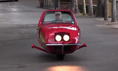 Xe ô tô 2 bánh được rao bán với giá 130 tỷ đồng khiến nhiều người choáng váng