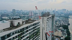 Hợp long cầu dây văng nối liền Sky Park 5.000m2 tại dự án Diamond Lotus Riverside 