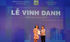 ĐH Đại Nam trao học bổng Khuyến tài 100% học phí cho tân SV đến từ xã Đông Tiến 