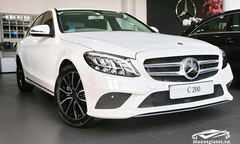 Cận cảnh xe sang Mercedes C200 cũ giá chỉ 400 triệu đồng