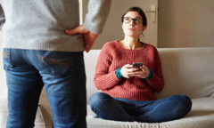 Mệt mỏi với chồng gia trưởng, tôi dùng chiêu này và thành công khi thay đổi anh