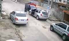 Thanh niên “nhọ” nhất năm, vác súng đi cướp ô tô nhưng không biết lái xe