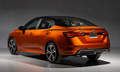 Cận cảnh đối thủ đáng gờm của Toyota Corolla và Honda Civic, giá chỉ hơn 400 triệu đồng