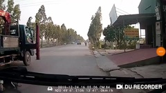 Tài xế gây tai nạn cho người đi đường nhưng vẫn không dừng lại