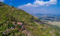 Vãn cảnh cầu an ở quần thể chùa nổi tiếng nhất Tây Ninh dịp Tết 2020 