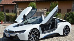 BMW bị chính đối thủ đồng hương “hất cẳng” khỏi vị trí ngôi đầu thị trường ôtô xa xỉ