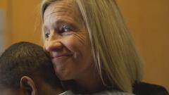 Mỹ: Hiệu trưởng hiến thận cứu phụ huynh của học sinh