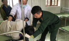 Cán bộ biên phòng cứu sống 1 phụ nữ ăn lá ngón tự tử