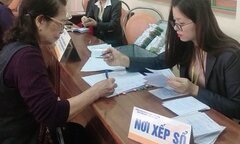 Niềm vui ngày BHXH chi trả lương hưu 