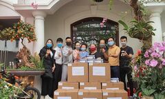 Tuấn Hưng tặng 20.000 khẩu trang cho Bệnh viện Bệnh Nhiệt đới Trung ương